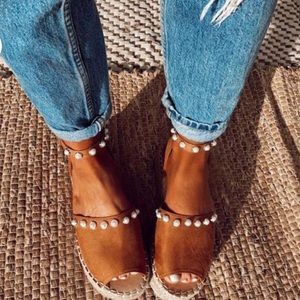 Chic Flats Adjustable Buckle Sandals